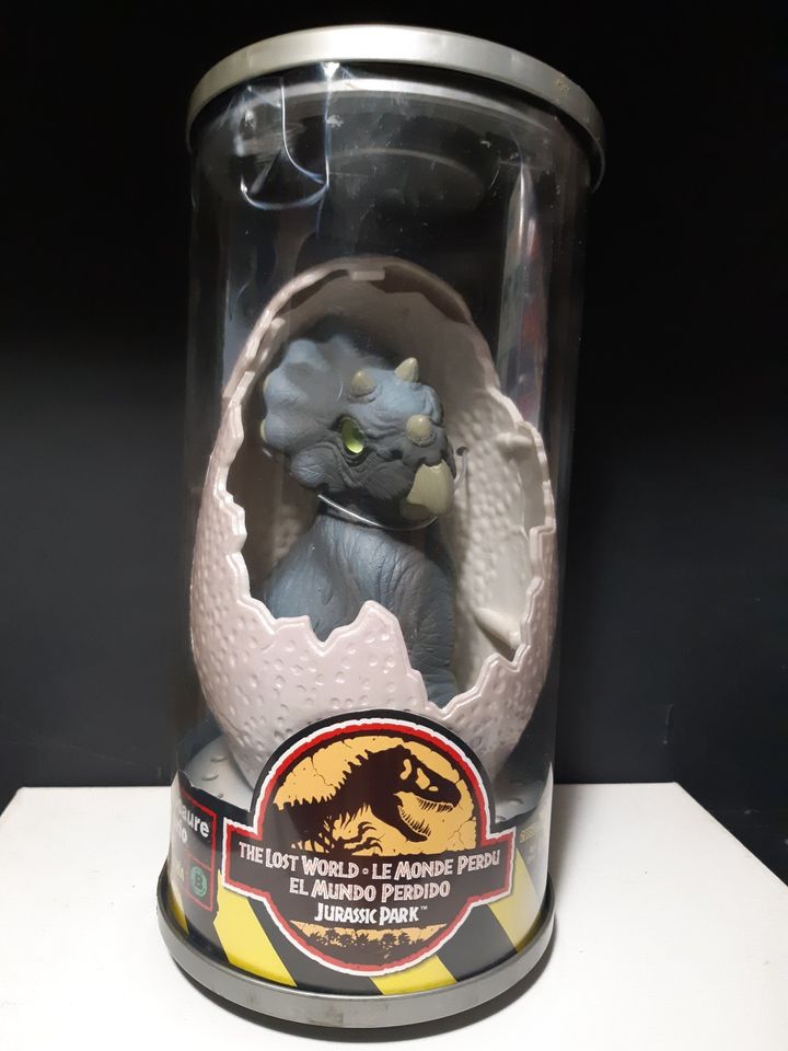 Vintage Jurassic Park toy "lost world"