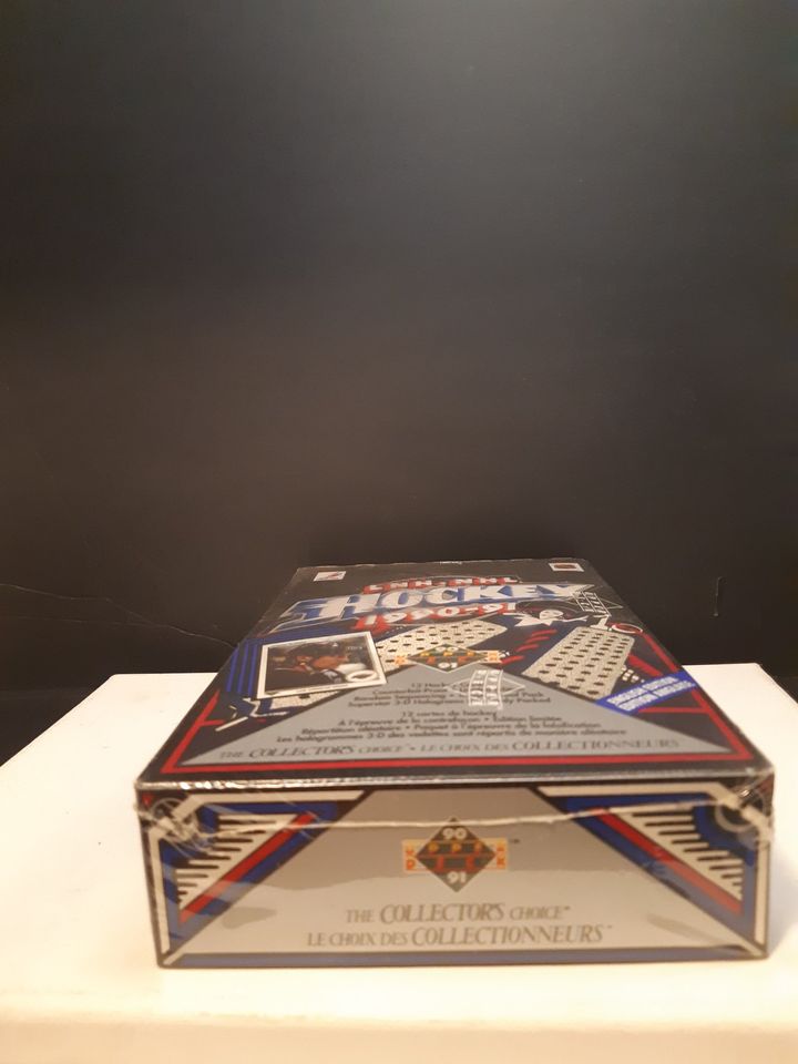 1990-91 Collectors Choice Sealed Hockey cards!!