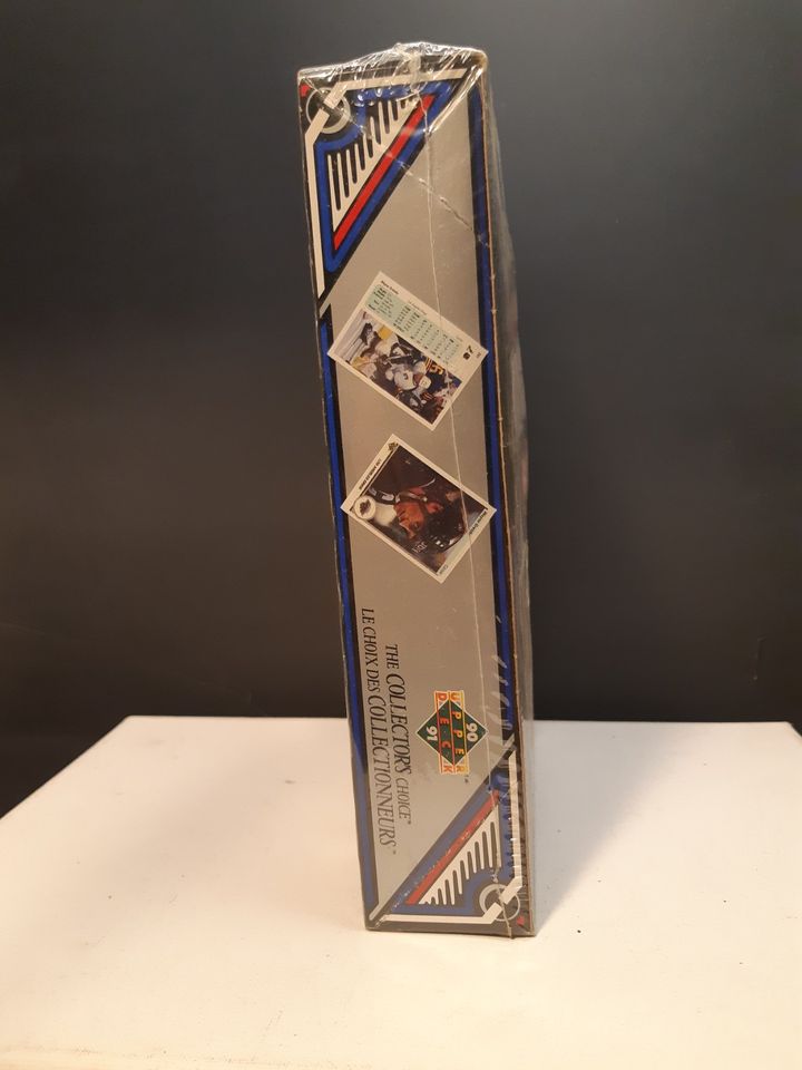 1990-91 Collectors Choice Sealed Hockey cards!!