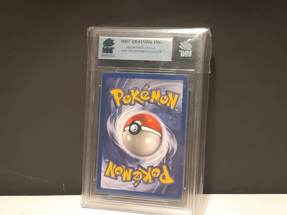 1st Edition Jungle Fearow Graded 8