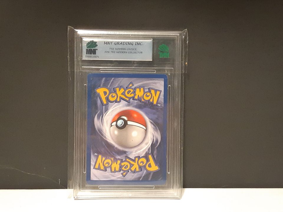 1st Edition Jungle Fearow Graded 8.5