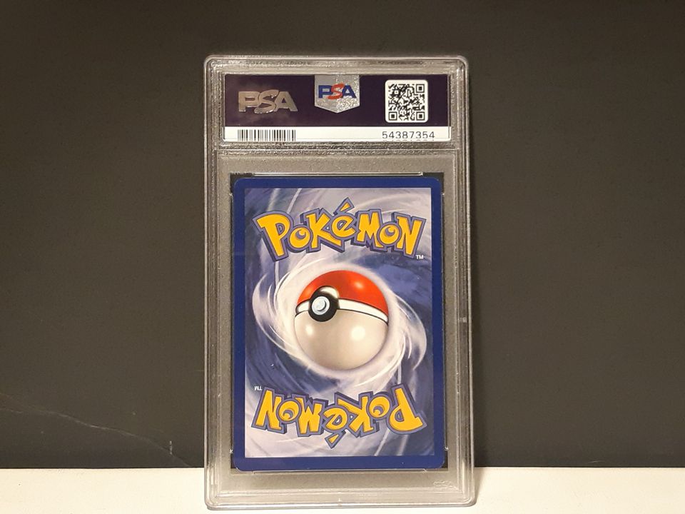 Base Set Shadowless Sandshrew PSA 9