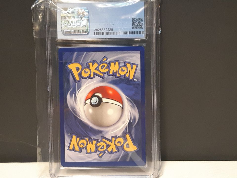 Base set Machoke Graded 9.5!!!
