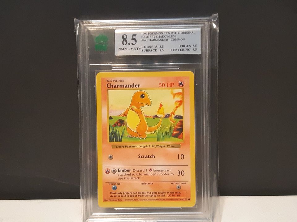 Base set Shadowless Charmander Graded 8.5
